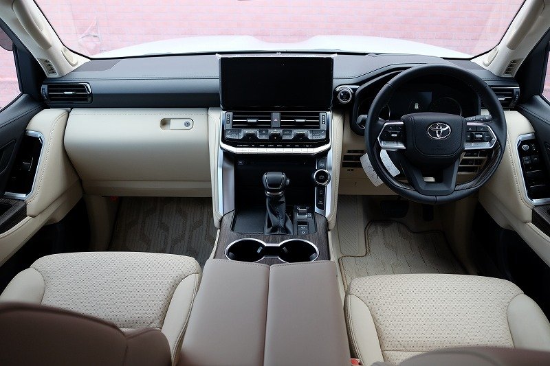 トヨタ ランドクルーザー 300 ZX（4）