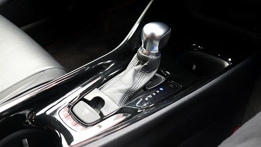 トヨタ C-HR 1.8HV G-LED E/D