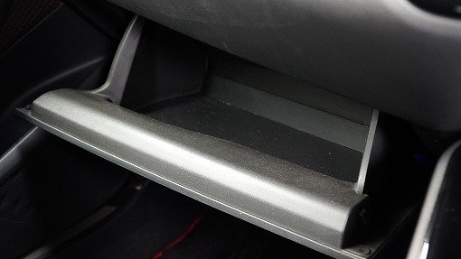 トヨタ C-HR 1.8HV G-LED E/D
