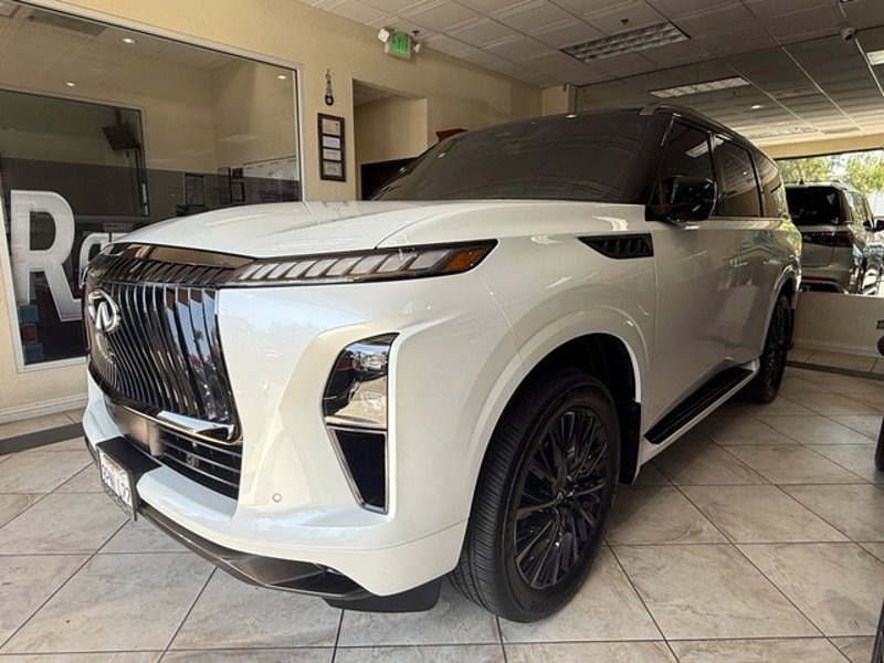2025 インフィニティ QX80 Autograph