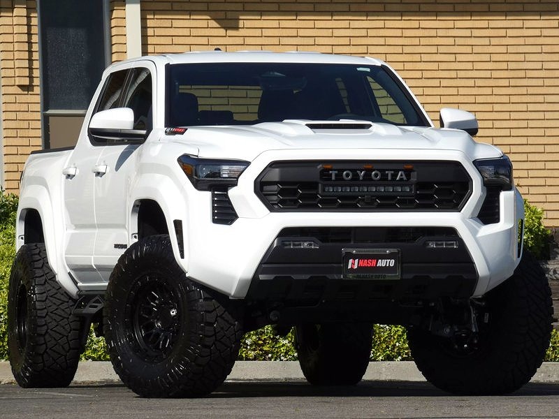 2025 トヨタ タコマ TRD Sport