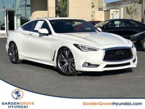 2021 インフィニティ Q60 Luxe