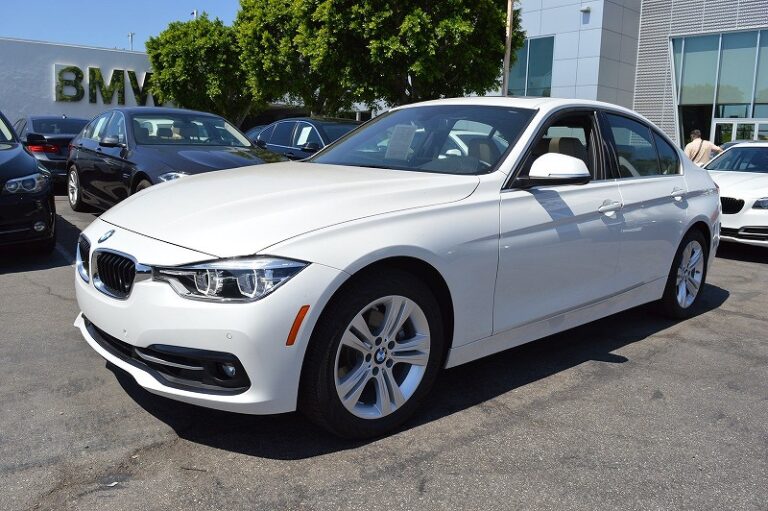 2018 330i セダン