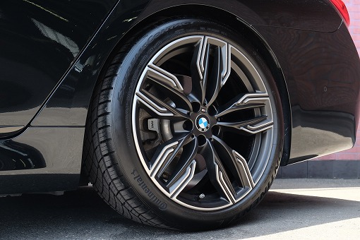 BMW 740i Mスポーツ