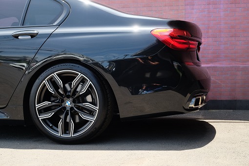 BMW 740i Mスポーツ