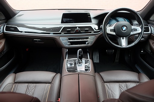 BMW 740i Mスポーツ