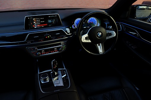 BMW 740i Mスポーツ