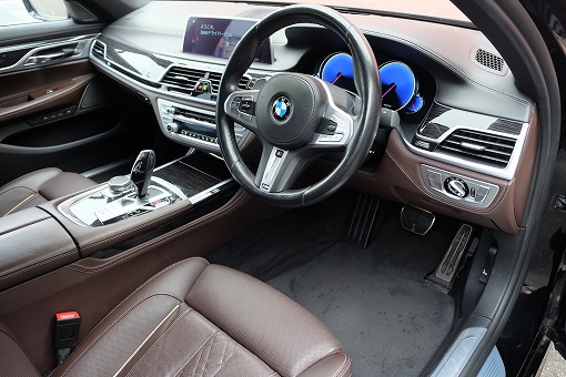 BMW 740i Mスポーツ