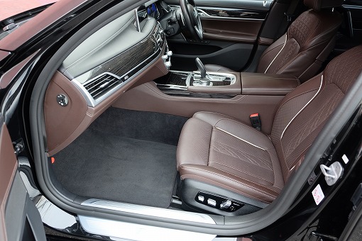 BMW 740i Mスポーツ