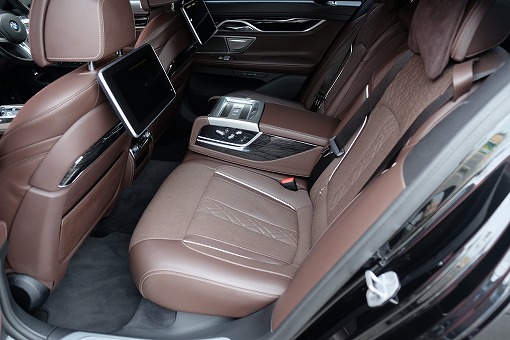 BMW 740i Mスポーツ