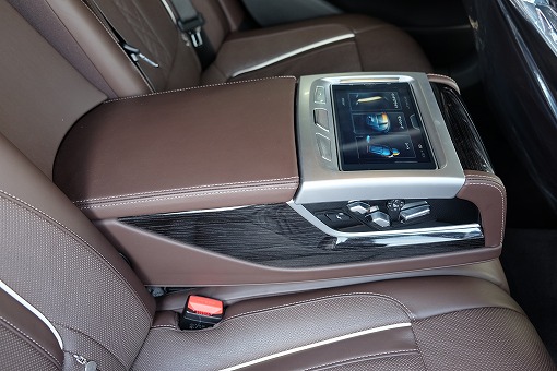 BMW 740i Mスポーツ