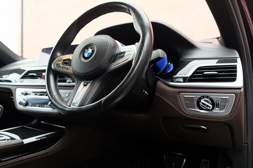BMW 740i Mスポーツ