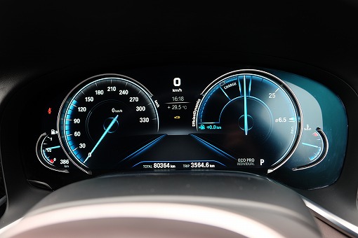 BMW 740i Mスポーツ