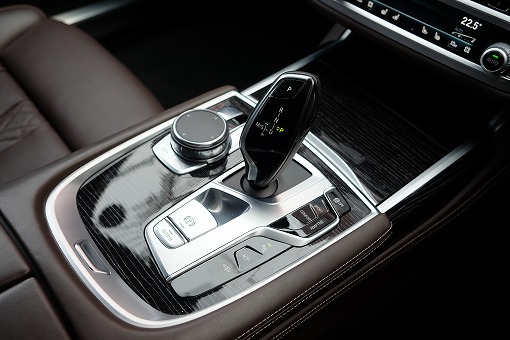 BMW 740i Mスポーツ