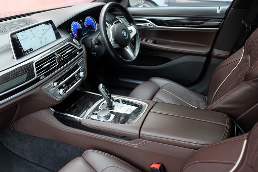 BMW 740i Mスポーツ