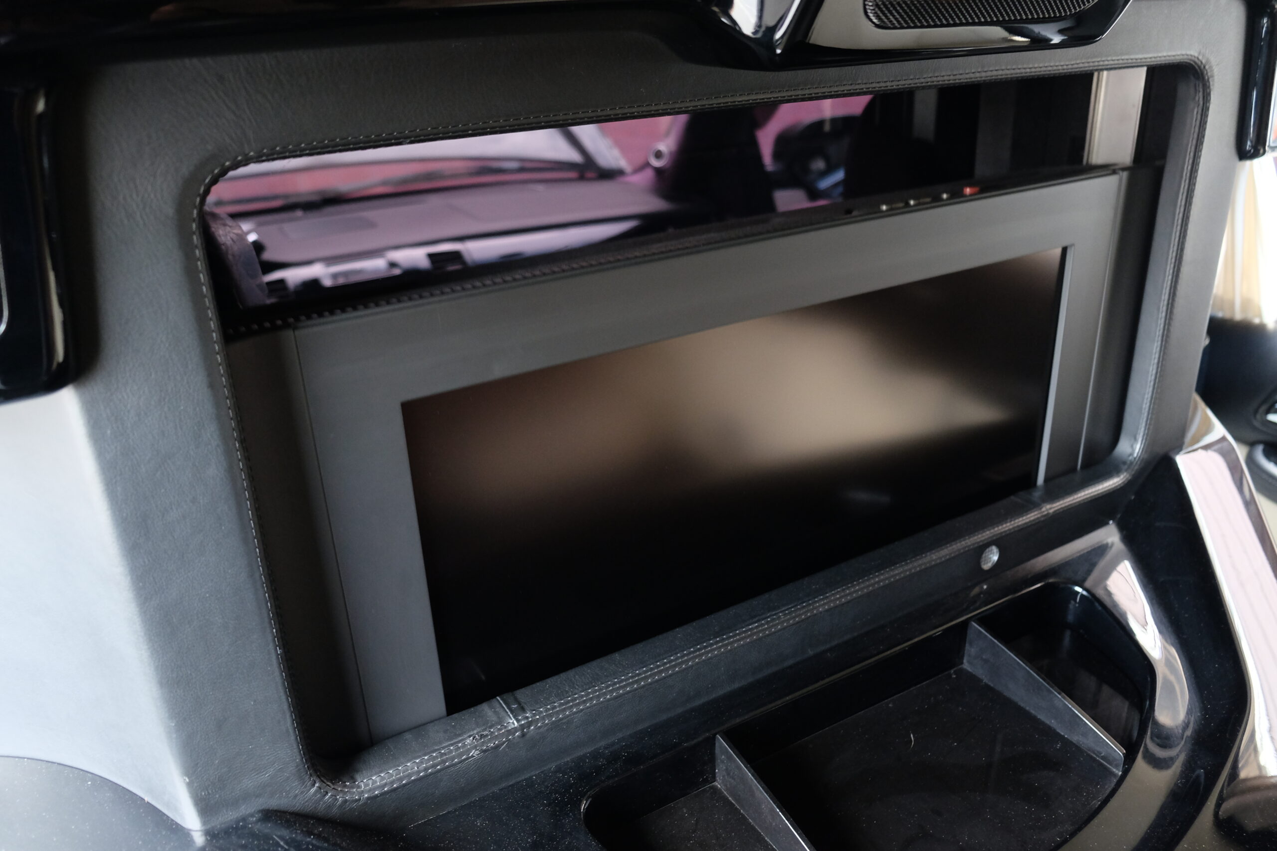 キャデラック エスカレード ESV EXPRIDE Limo’