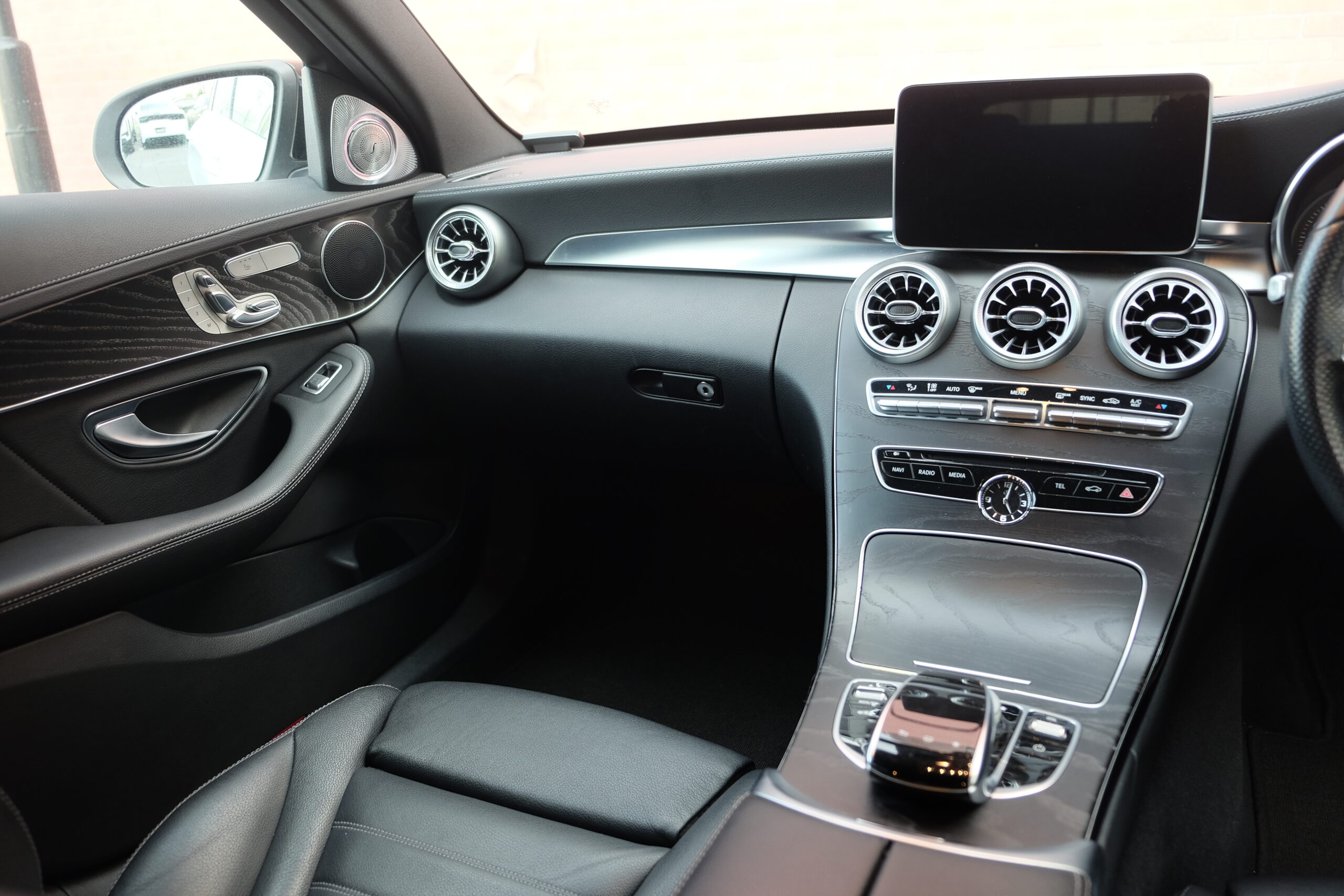 M-ベンツ C200 ｽﾃｰｼｮﾝﾜｺﾞﾝ スポーツ