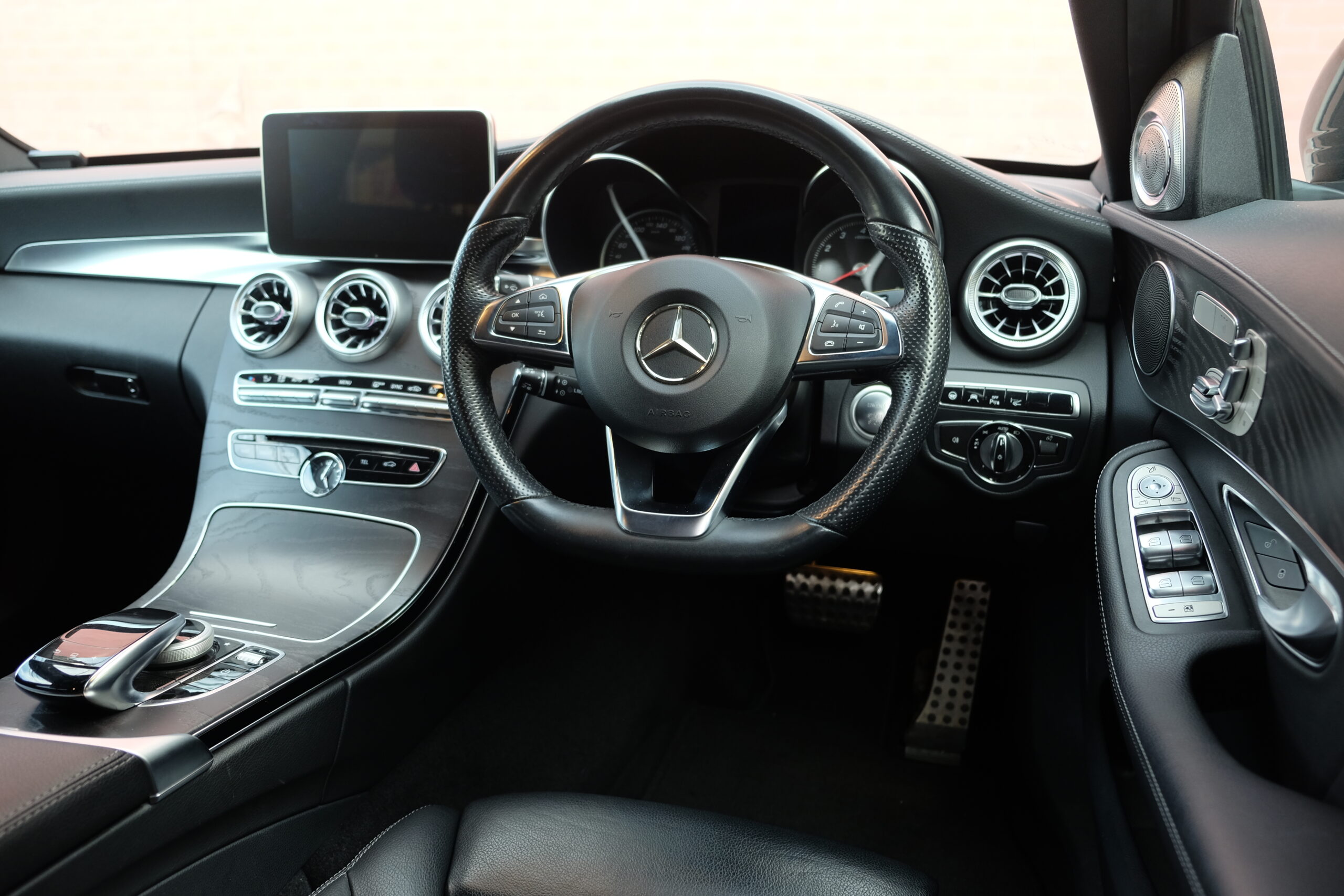 M-ベンツ C200 ｽﾃｰｼｮﾝﾜｺﾞﾝ スポーツ