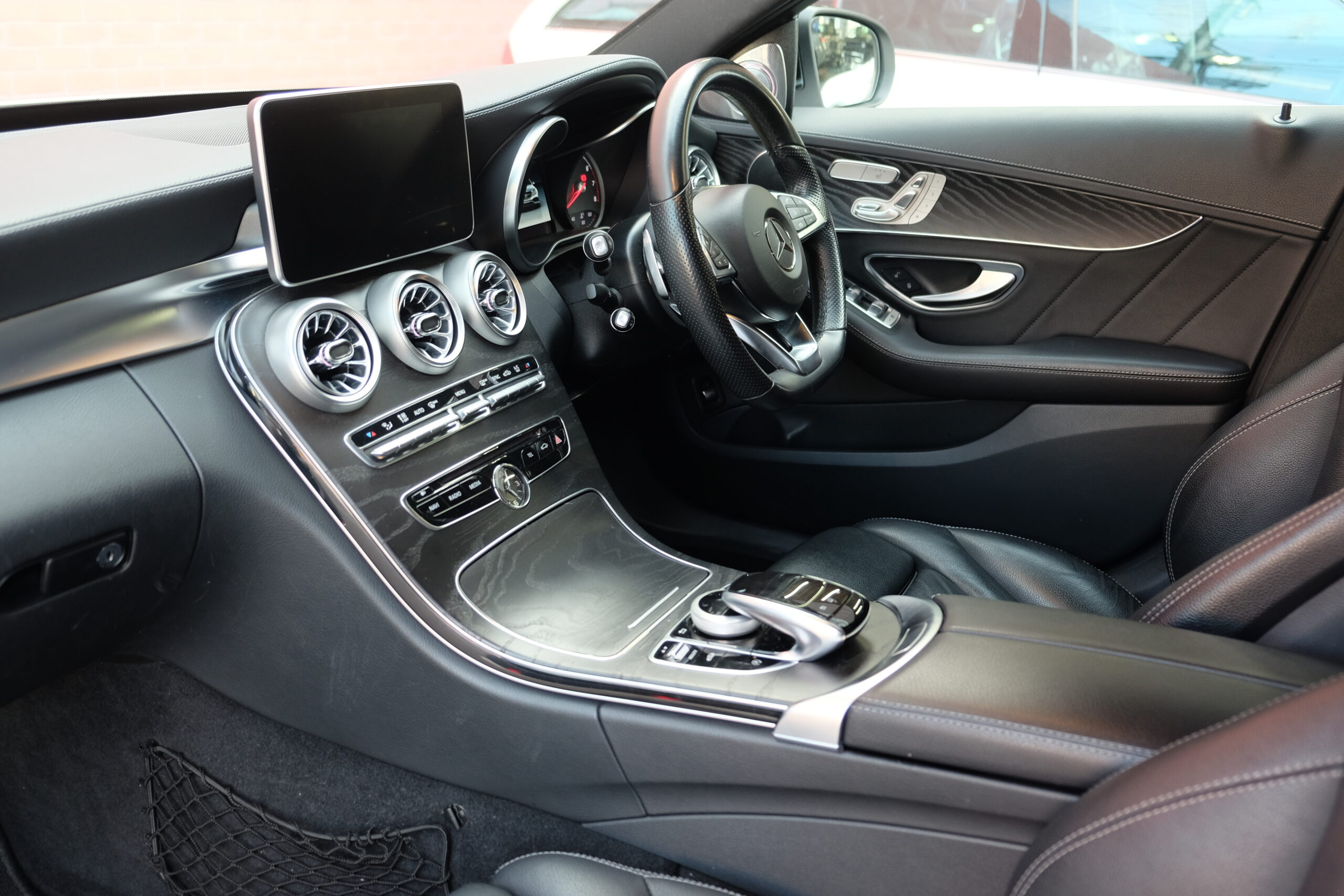 M-ベンツ C200 ｽﾃｰｼｮﾝﾜｺﾞﾝ スポーツ