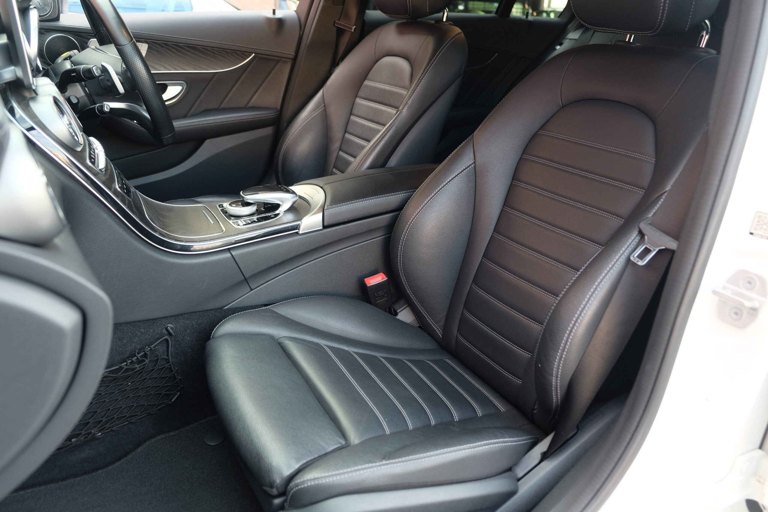 M-ベンツ C200 ｽﾃｰｼｮﾝﾜｺﾞﾝ スポーツ