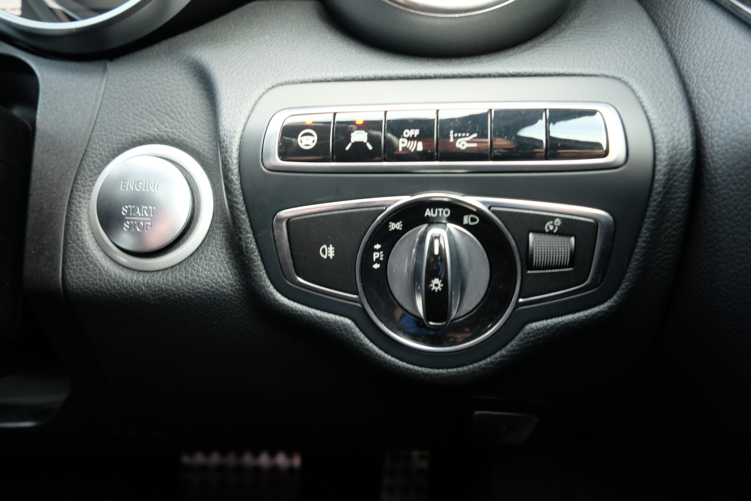 M-ベンツ C200 ｽﾃｰｼｮﾝﾜｺﾞﾝ スポーツ