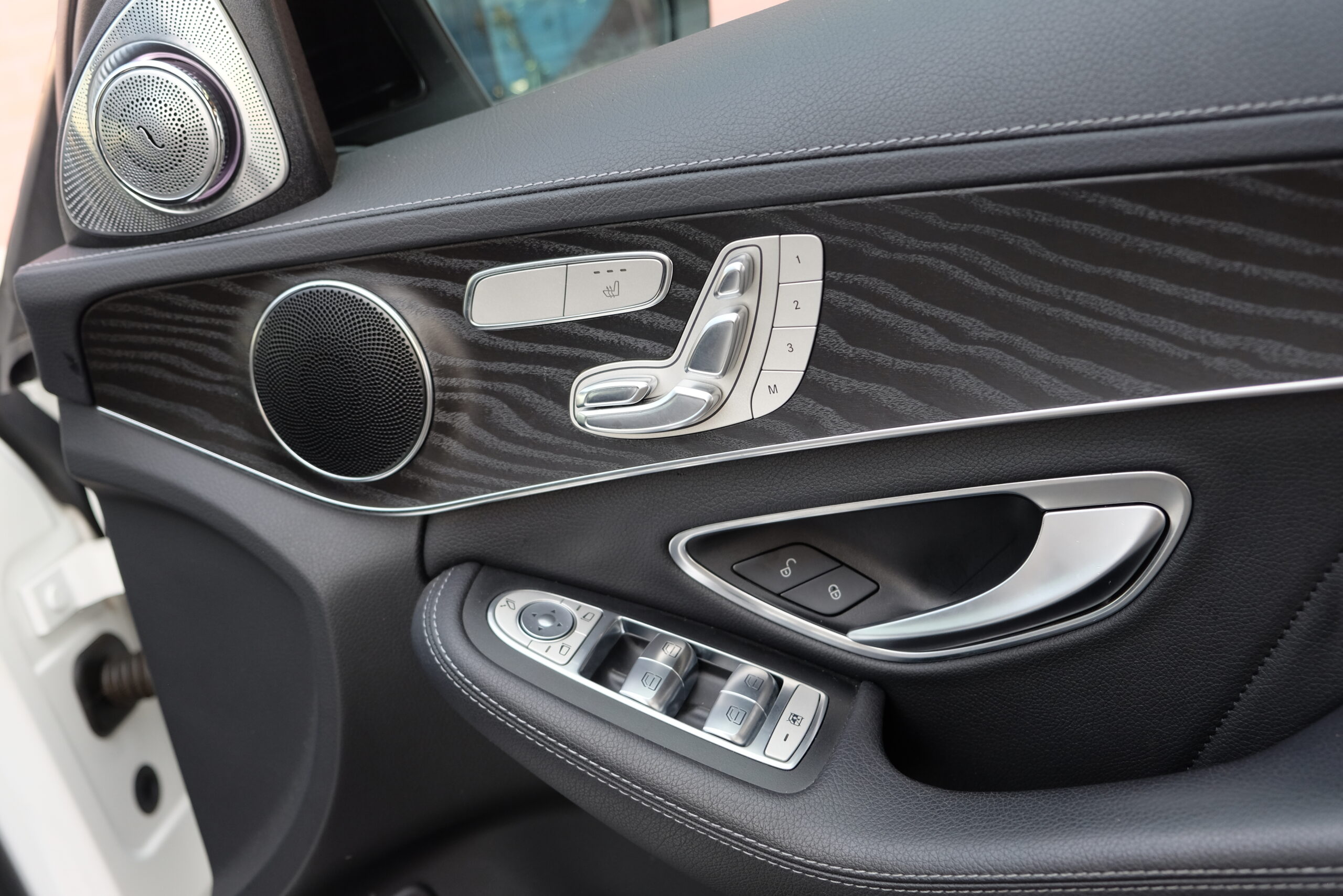 M-ベンツ C200 ｽﾃｰｼｮﾝﾜｺﾞﾝ スポーツ