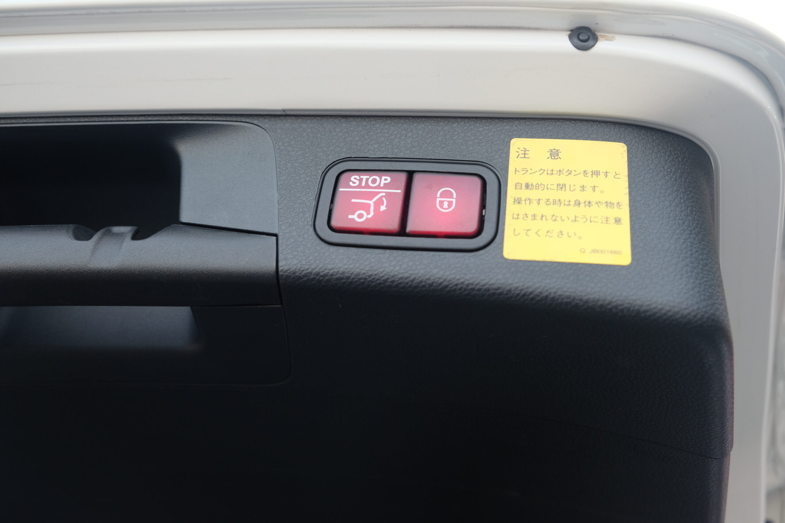 M-ベンツ C200 ｽﾃｰｼｮﾝﾜｺﾞﾝ スポーツ