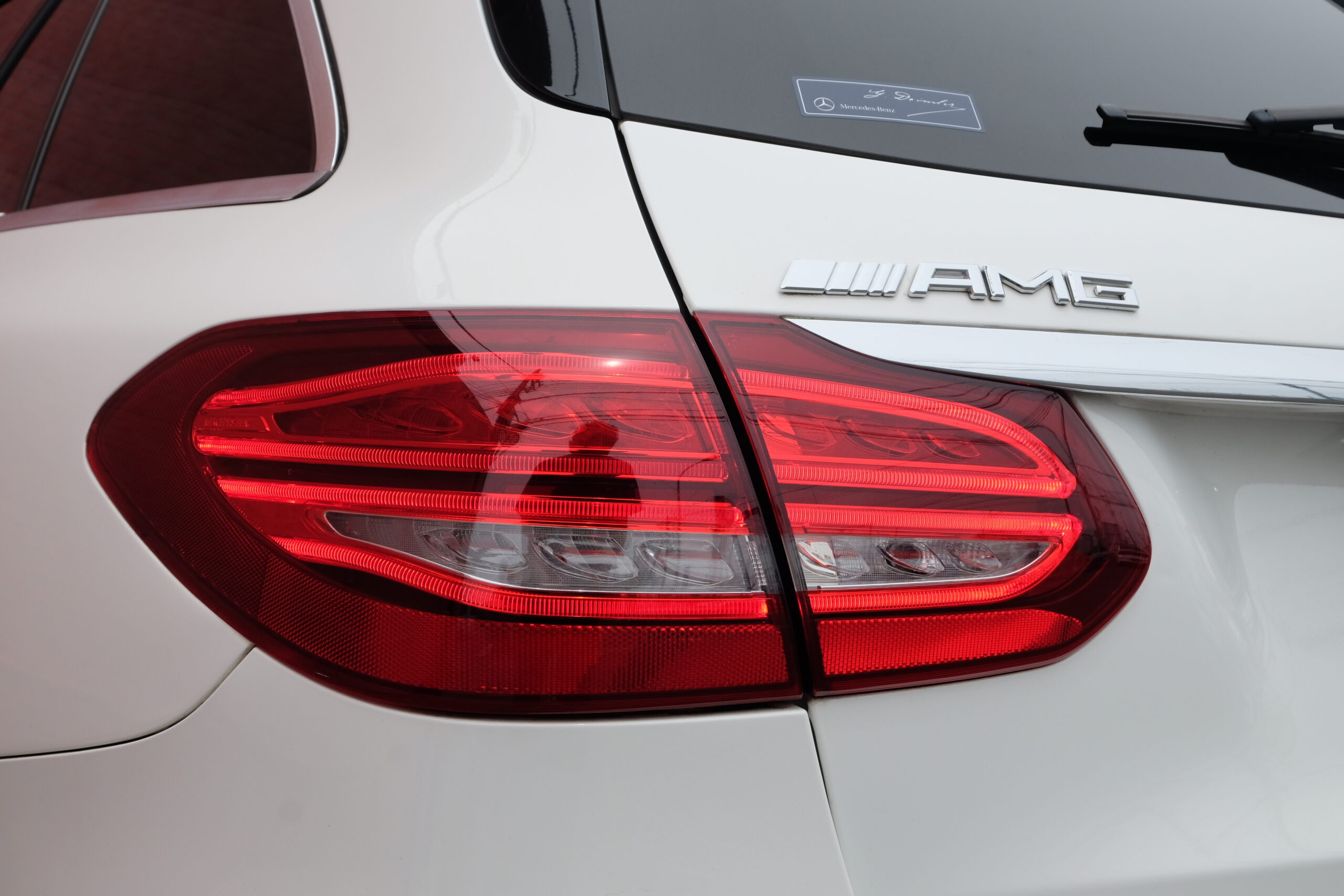 M-ベンツ C200 ｽﾃｰｼｮﾝﾜｺﾞﾝ スポーツ
