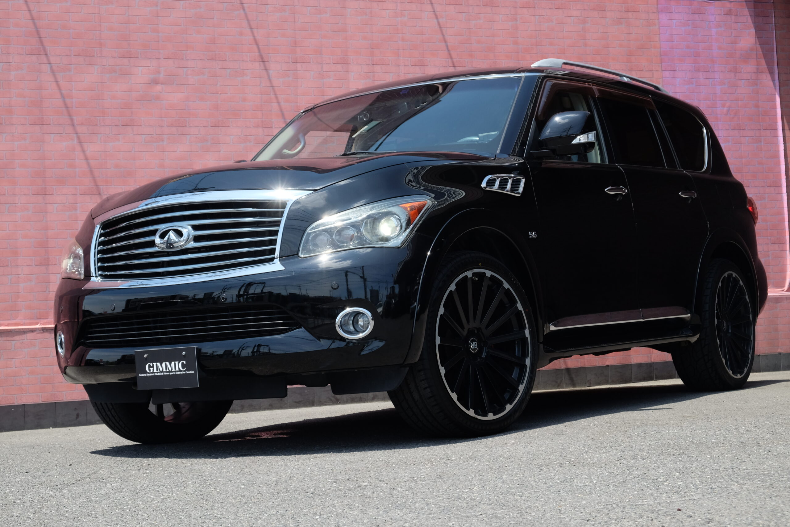 インフィニティ QX80