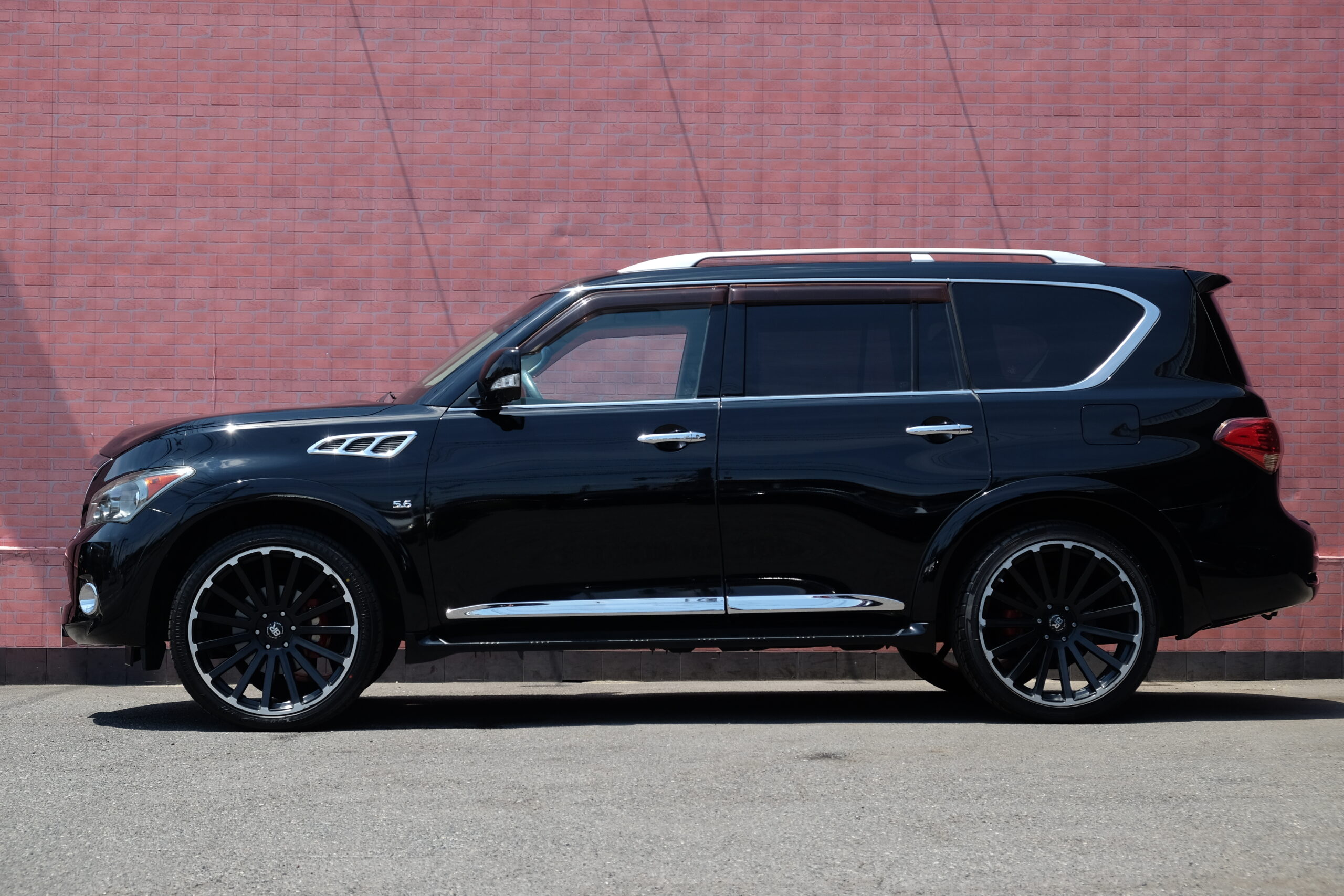 インフィニティ QX80