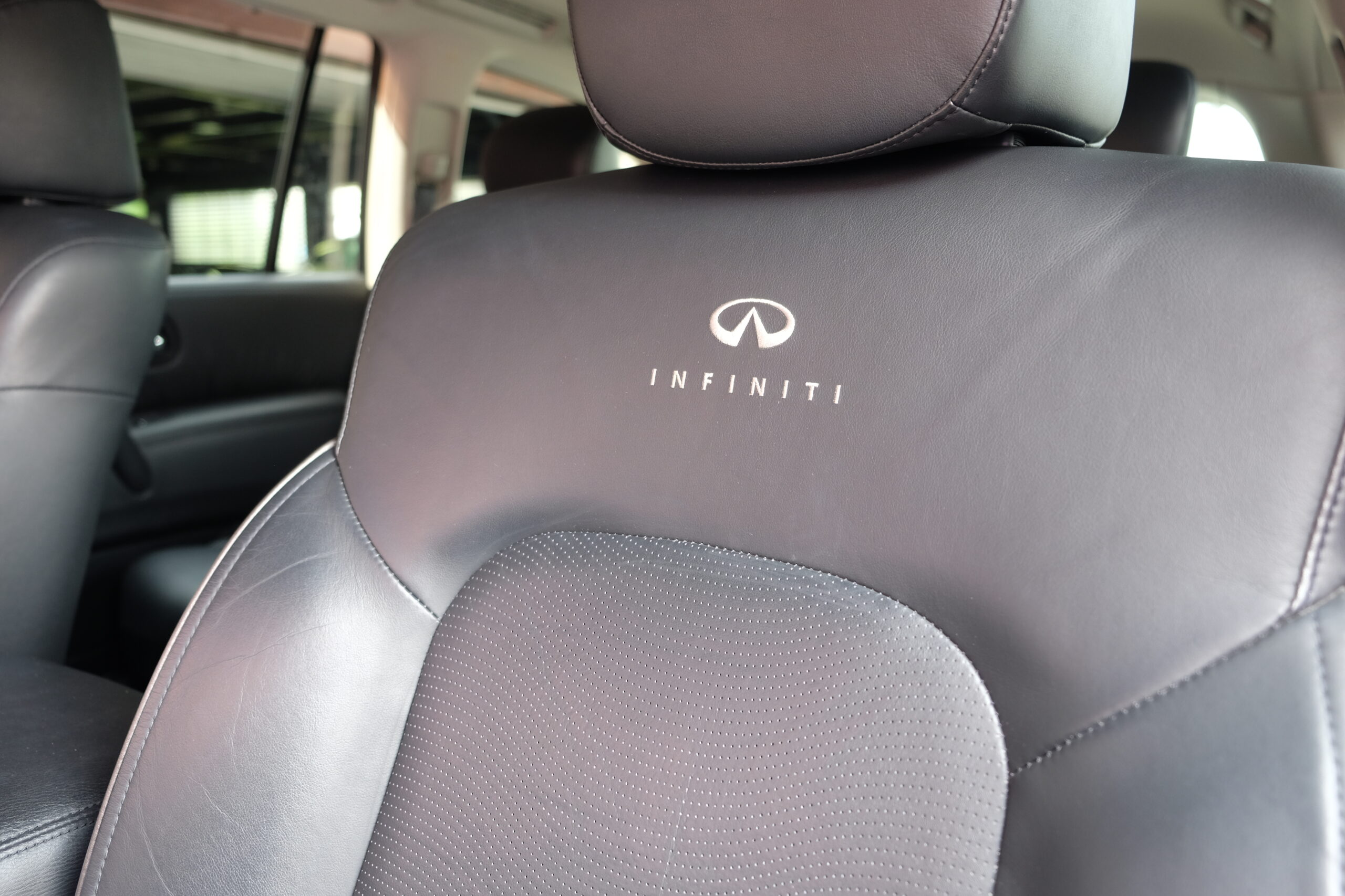 インフィニティ QX80