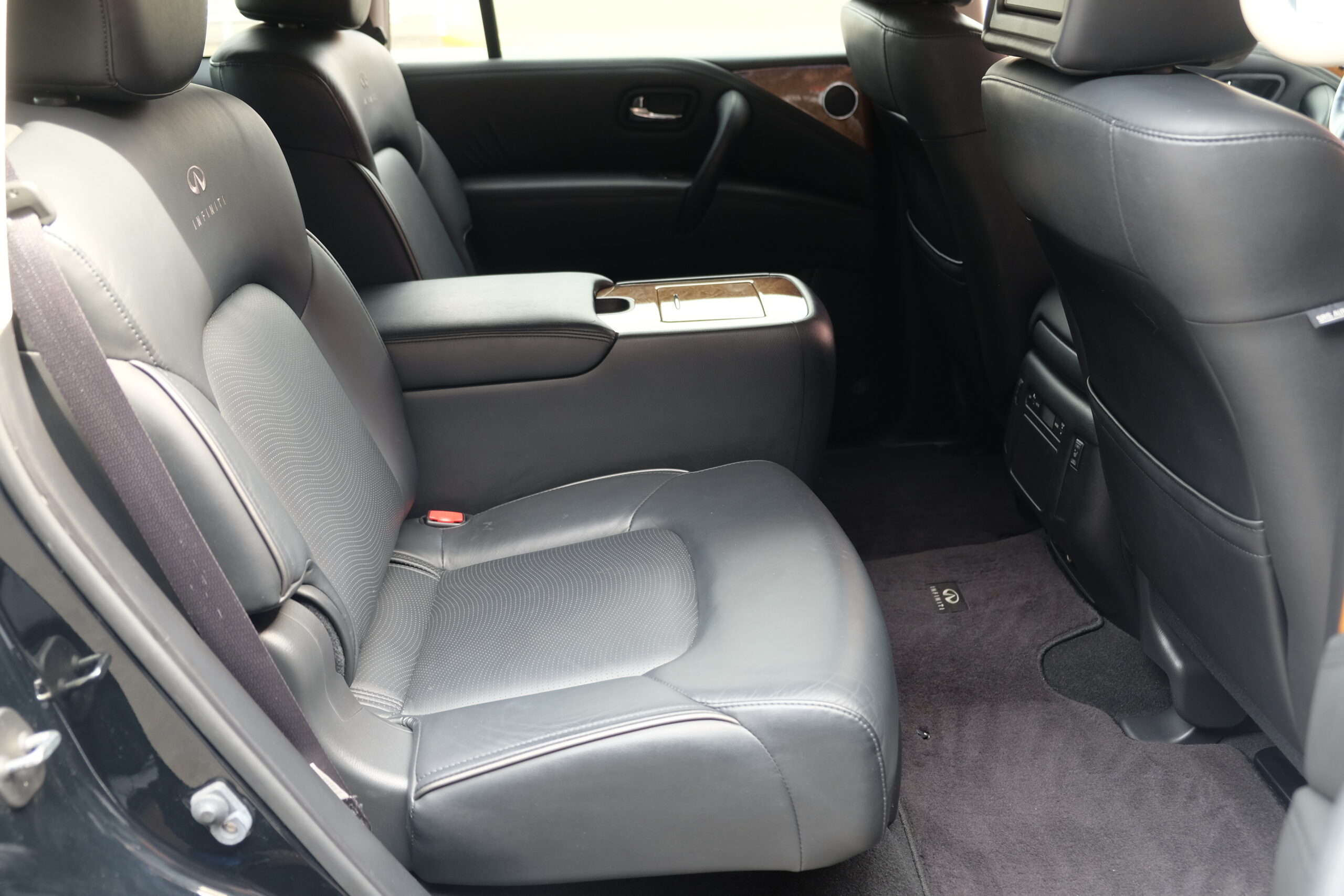 インフィニティ QX80