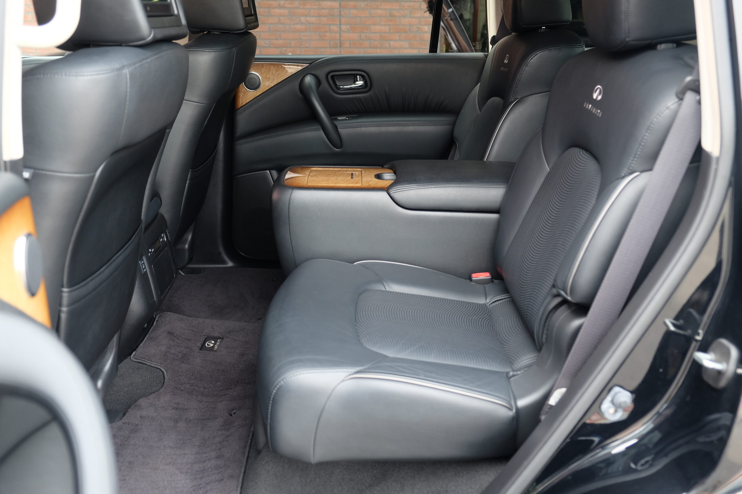 インフィニティ QX80
