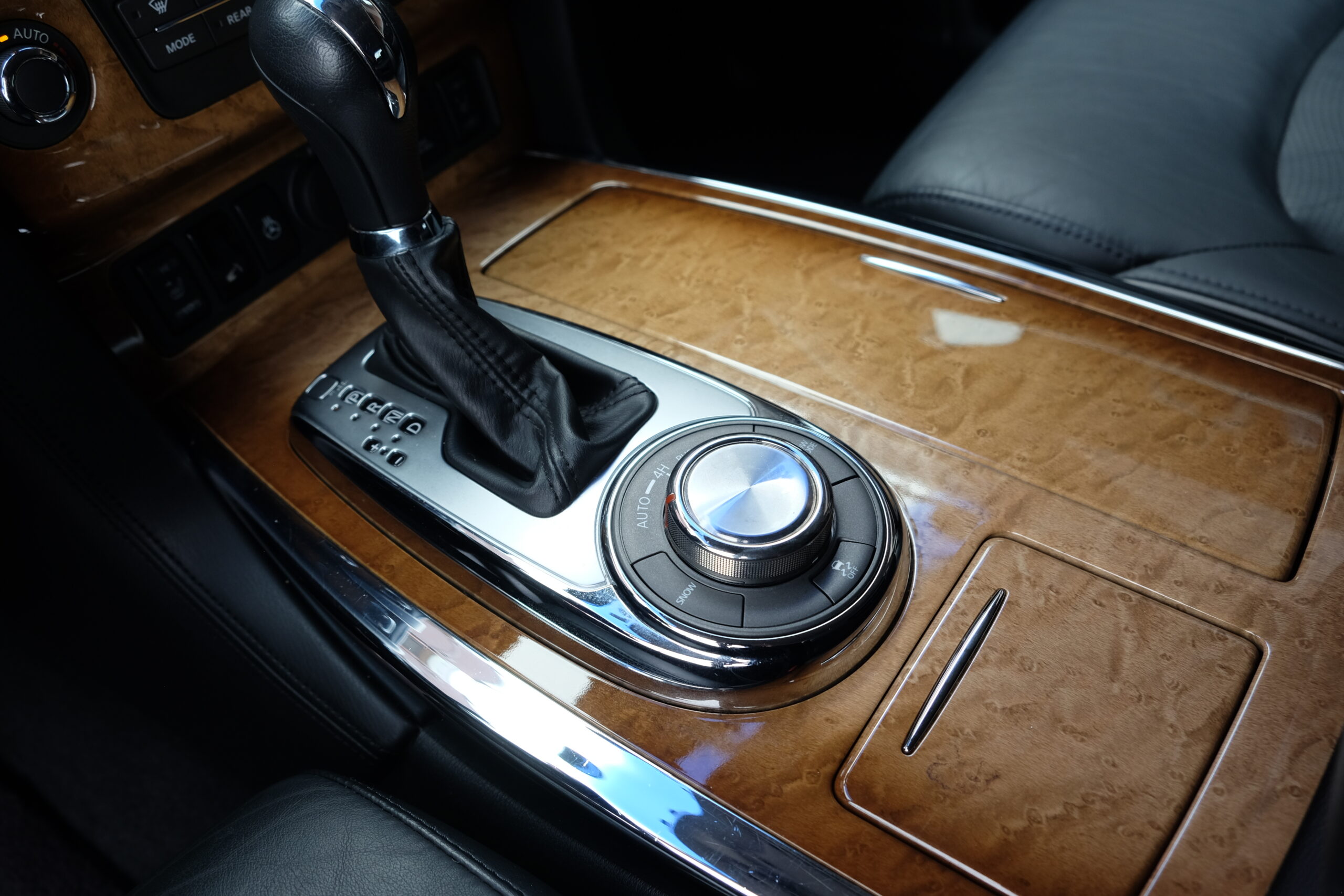 インフィニティ QX80