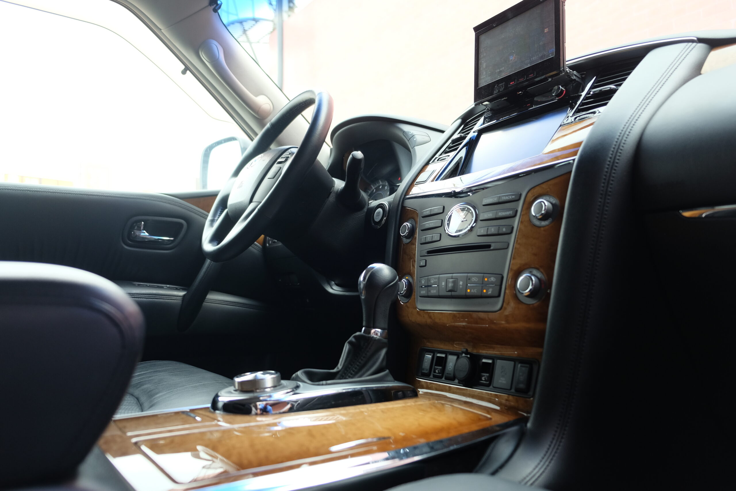 インフィニティ QX80
