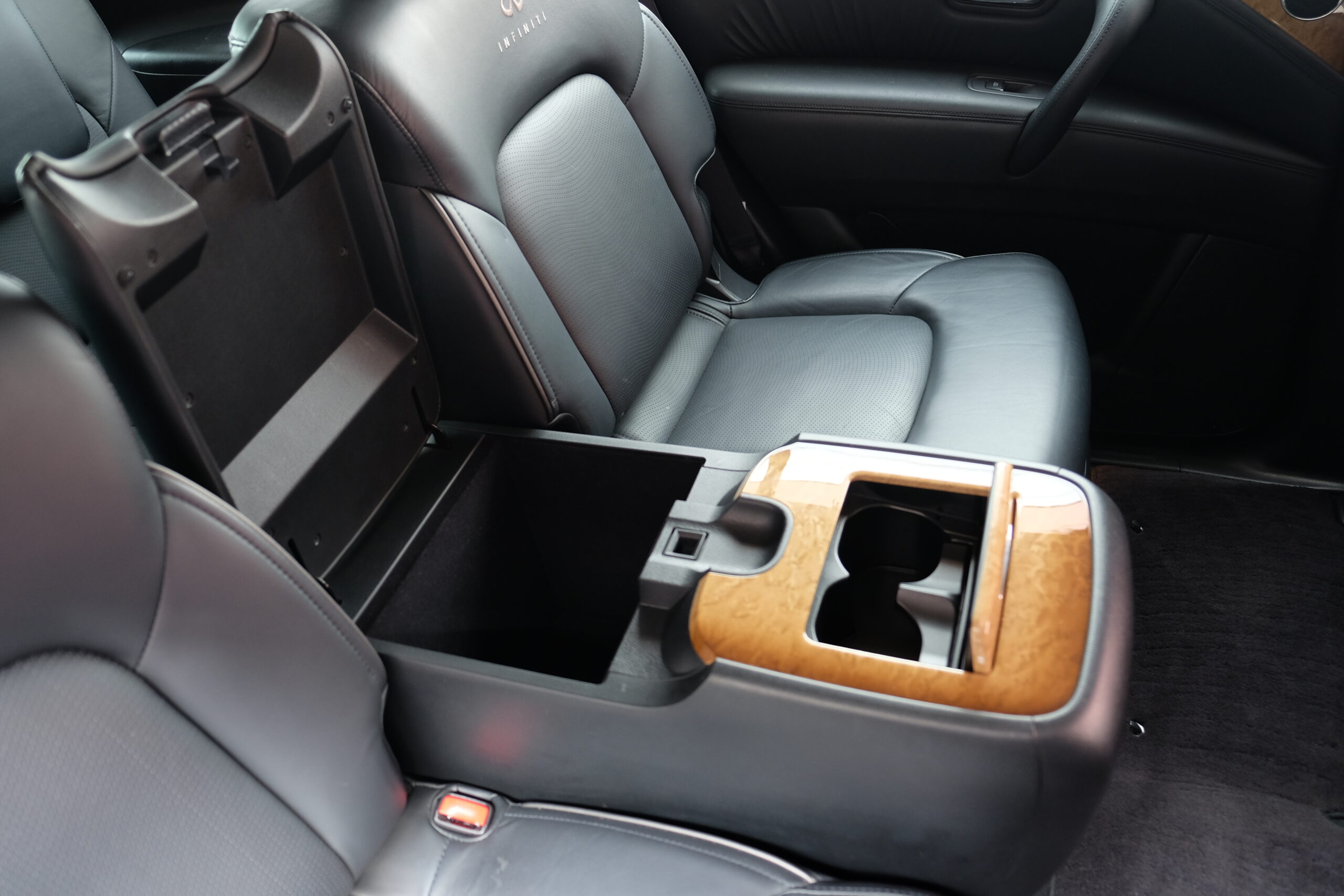 インフィニティ QX80