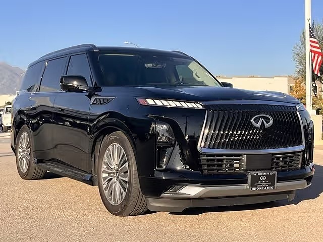 2025 インフィニティ QX80 Luxe