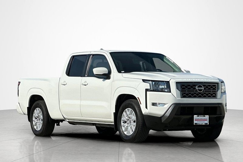 2023 日産 フロンティア SV