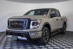2024 日産 タイタン PRO-4X Utility Package