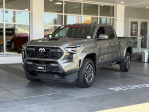 2024 トヨタ タコマ TRD Sport