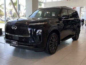 2026 インフィニティ QX80 Autograph
