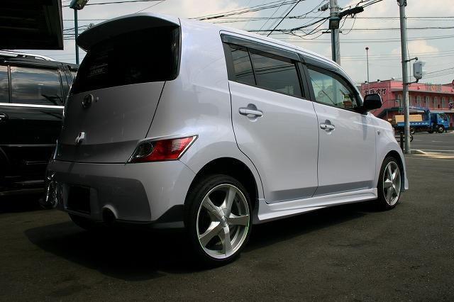 QNC21 bB 白小倉