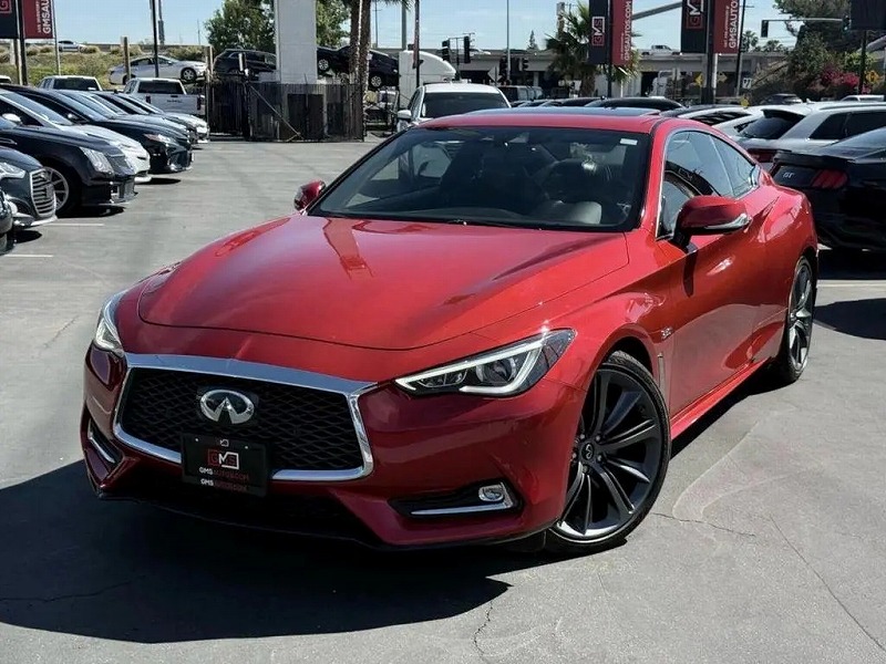 2018 インフィニティ Q60 3.0t Red Sport 400