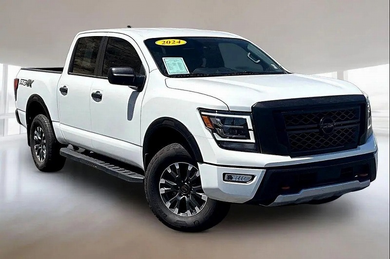 2024 日産 タイタン PRO-4X