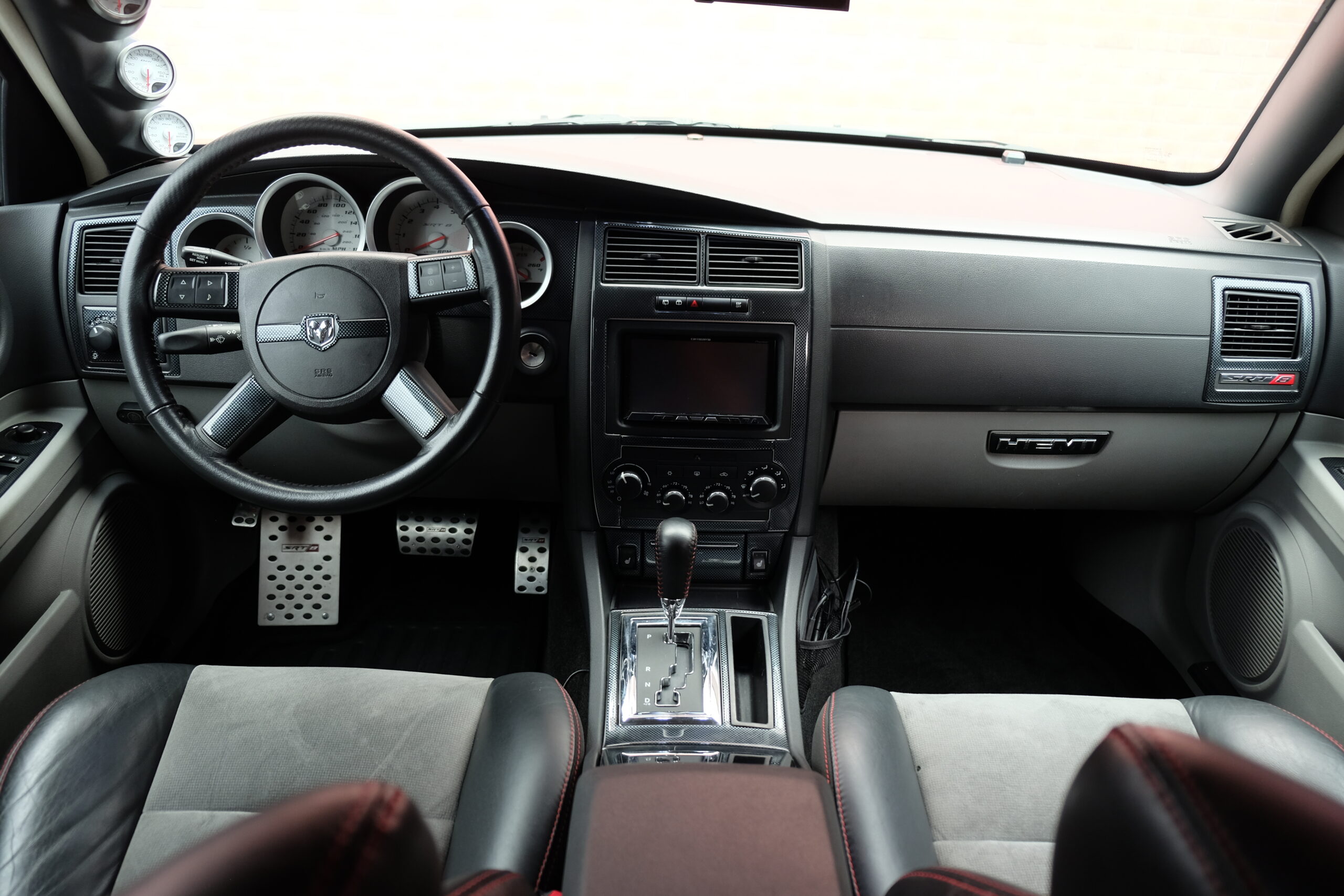 ダッジ マグナム SRT-8 新車並行