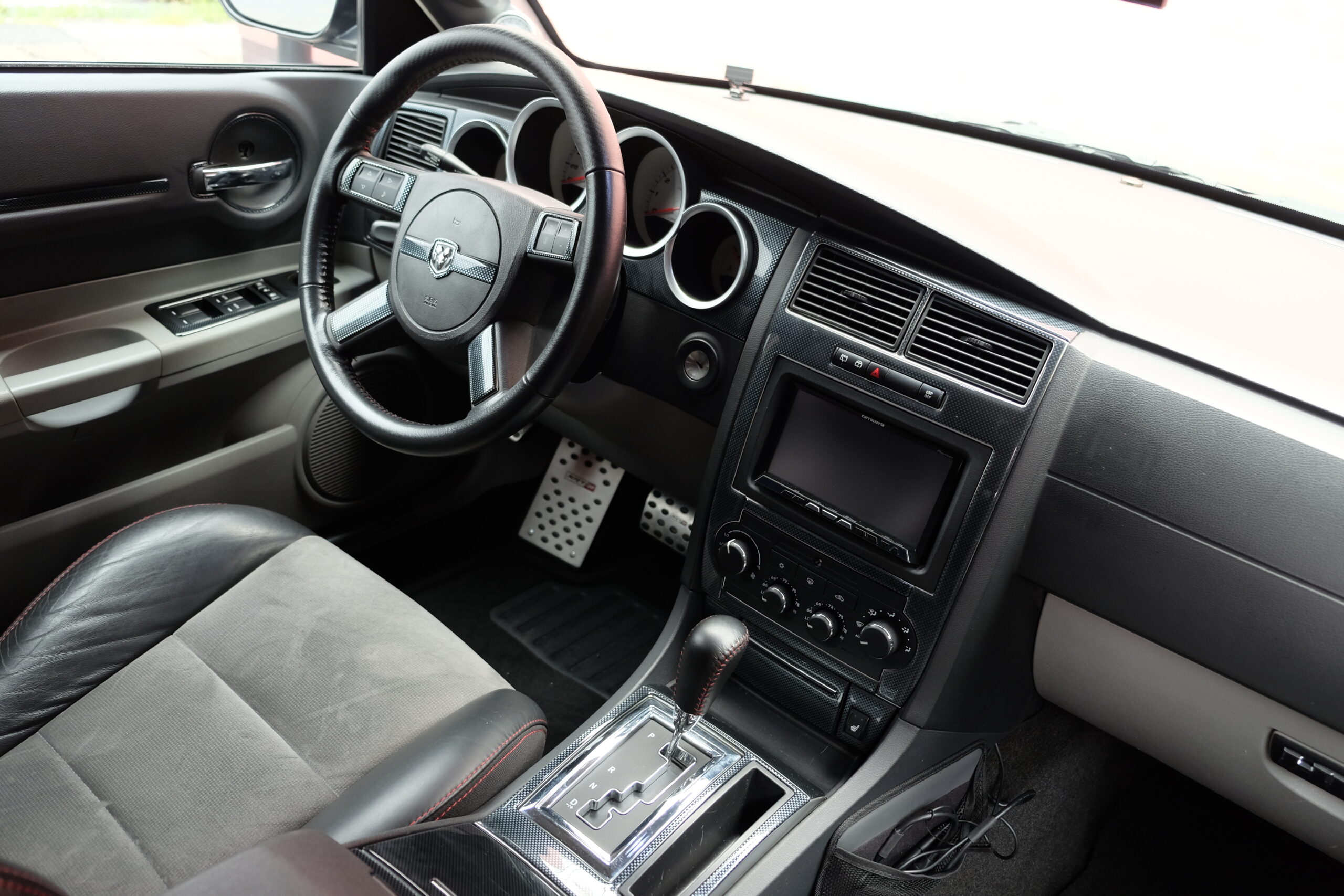 ダッジ マグナム SRT-8 新車並行