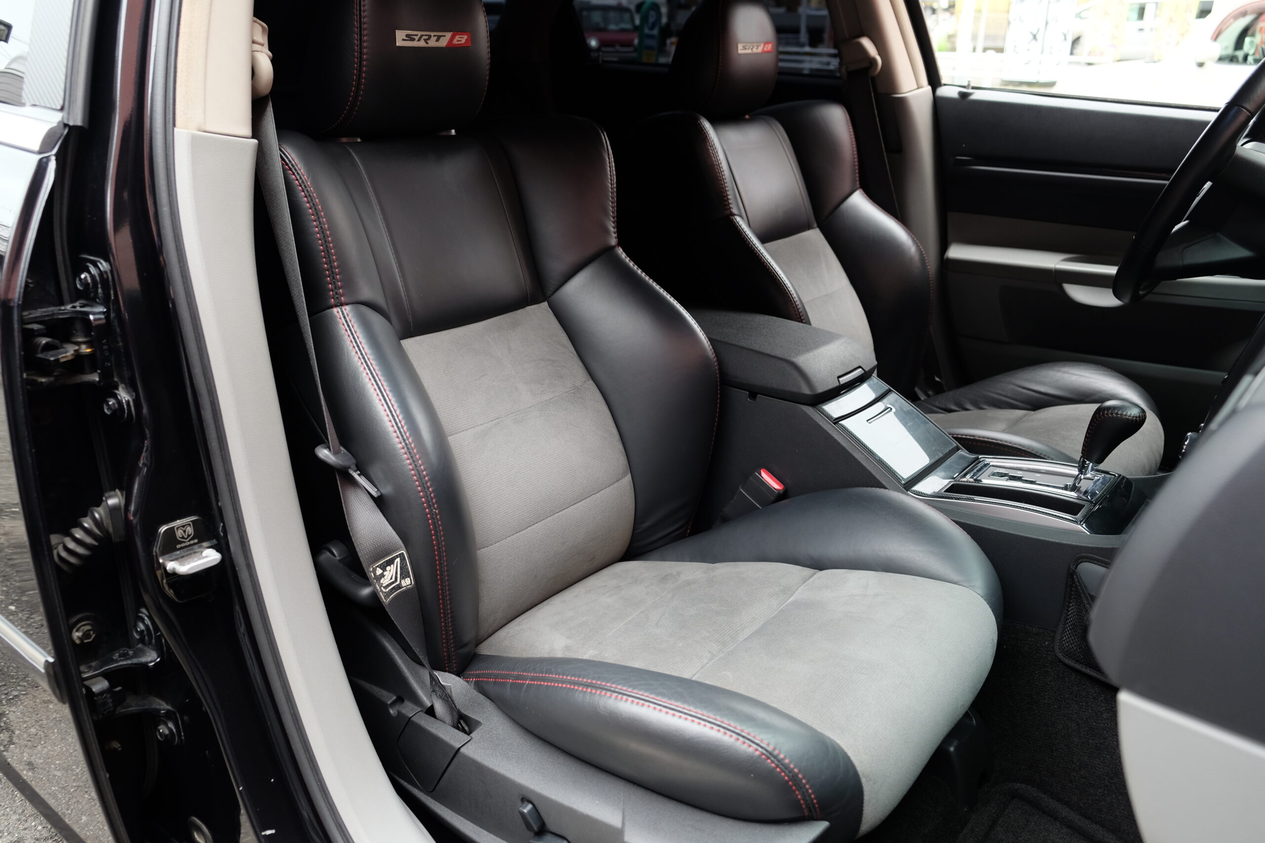 ダッジ マグナム SRT-8 新車並行