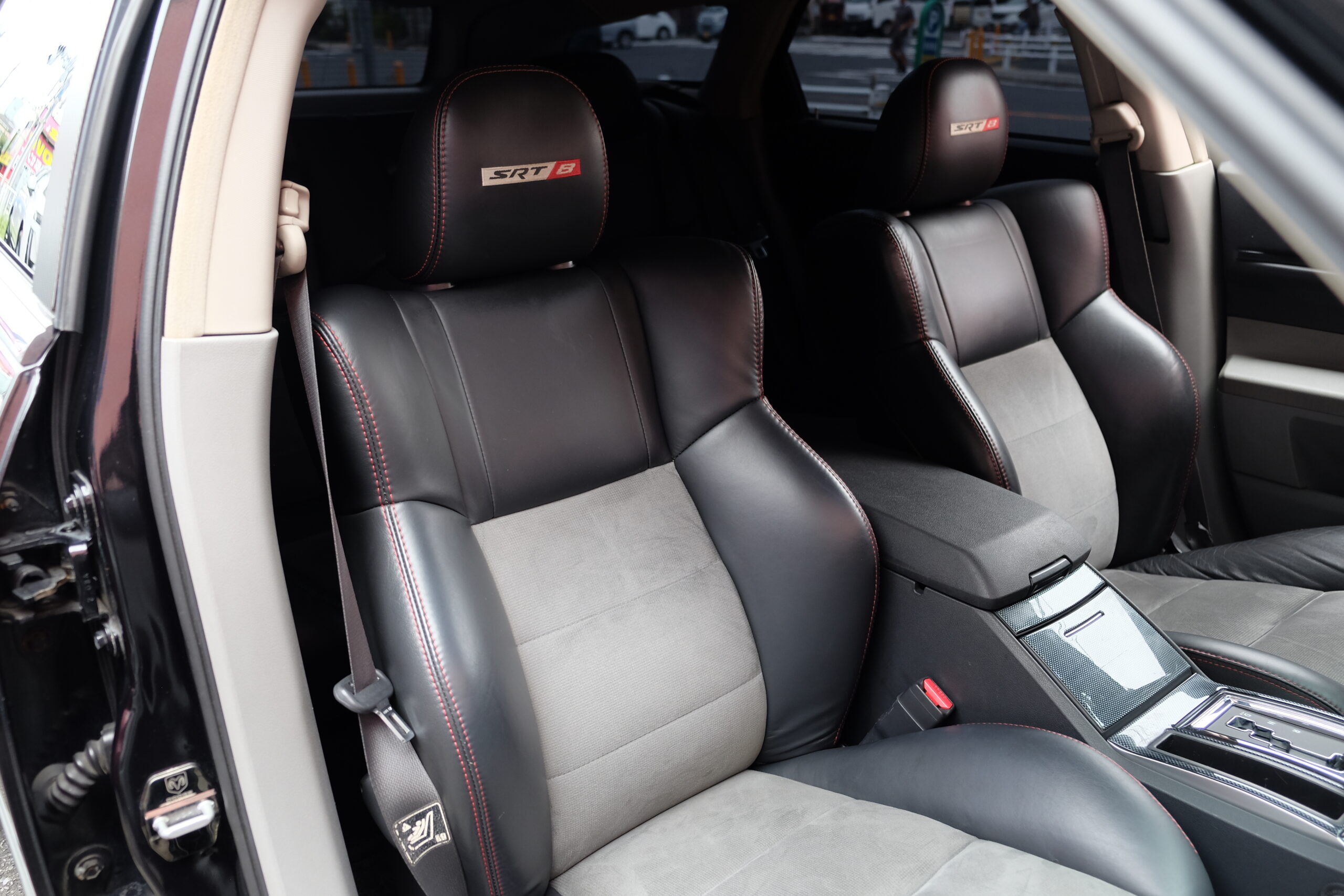 ダッジ マグナム SRT-8 新車並行