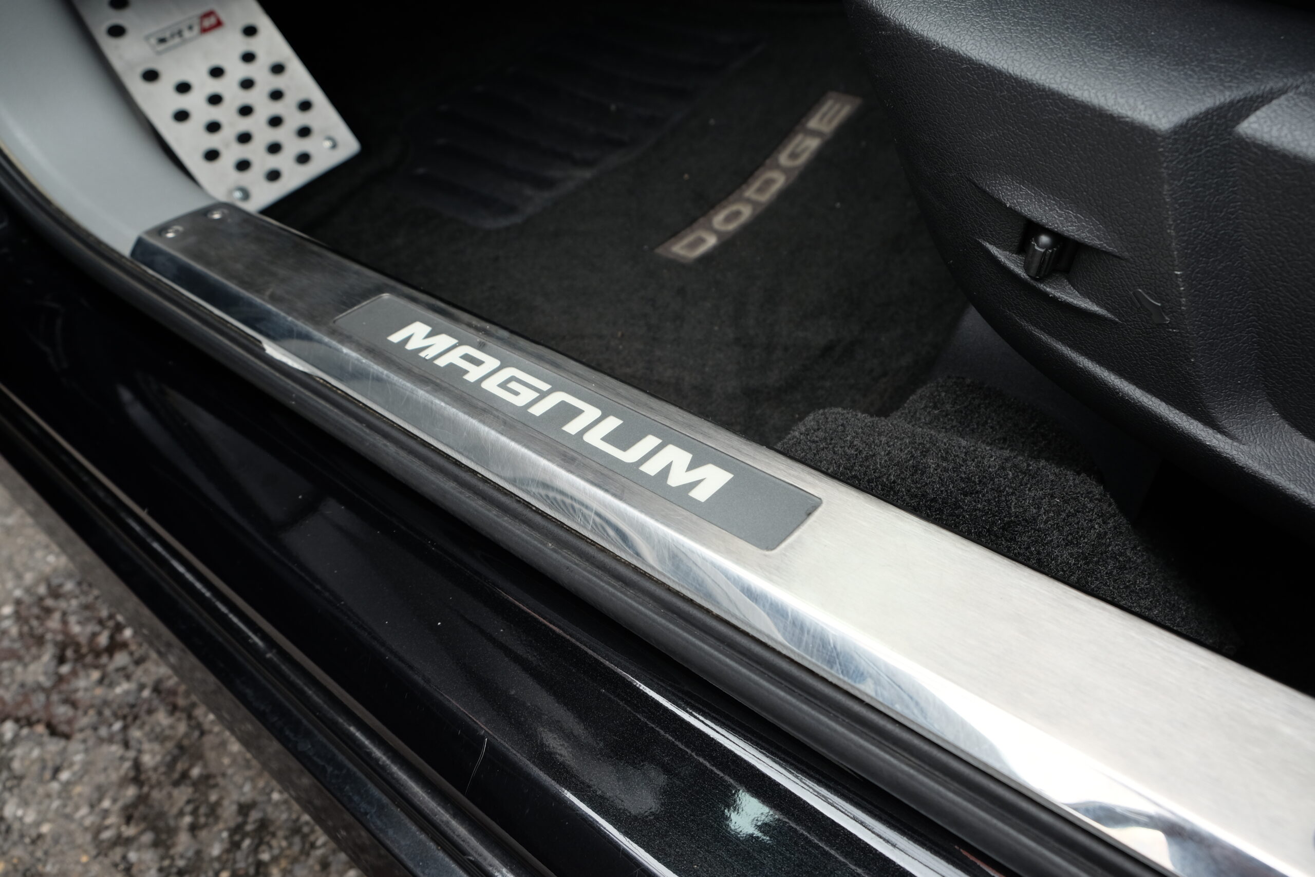ダッジ マグナム SRT-8 新車並行