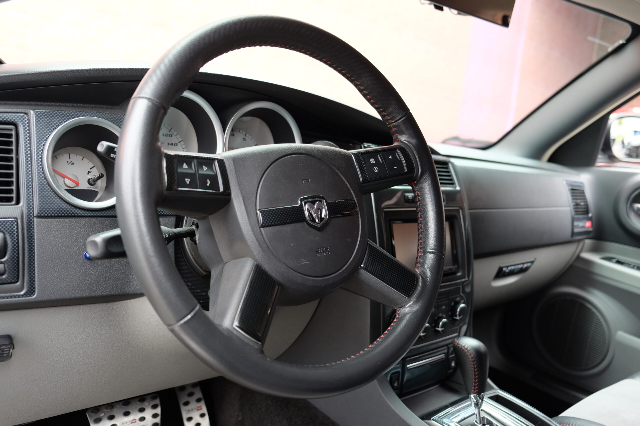 ダッジ マグナム SRT-8 新車並行